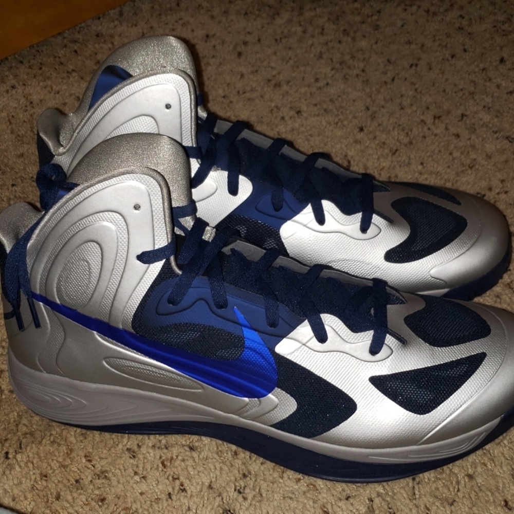 Mens size 17 new in box nikes